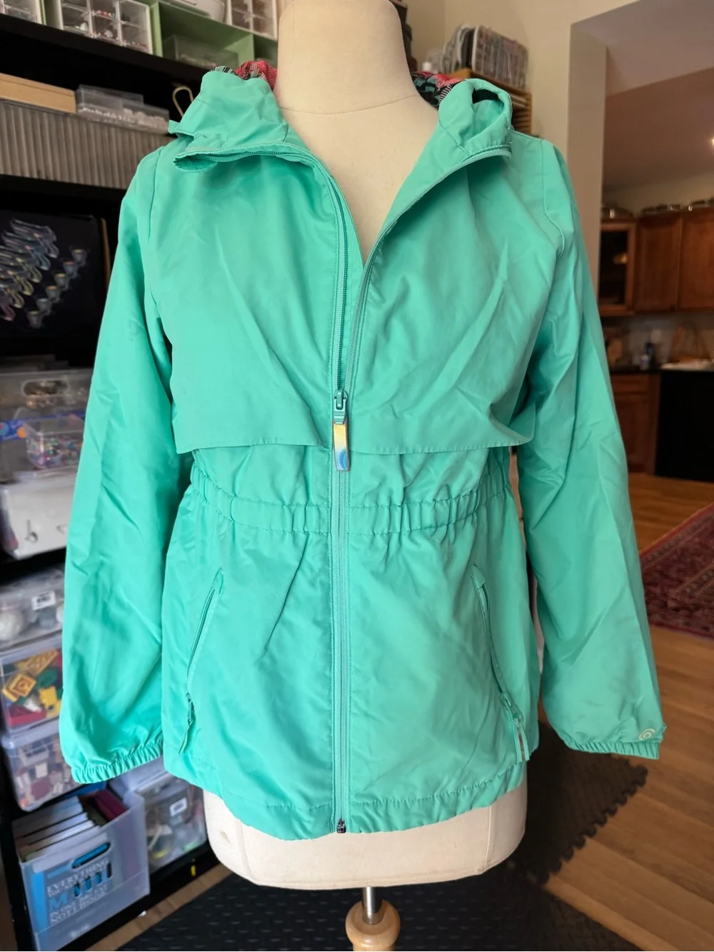 Champion girls hooded raincoat sz 10/12